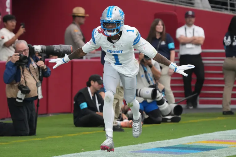 Lions needed clutch 4th-down conversions to spark their blowout of the Cardinals